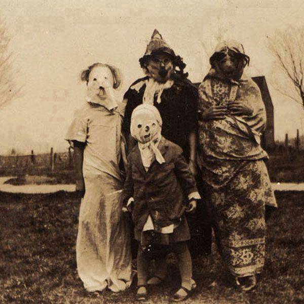 Children celebrating Halloween in the 19th century