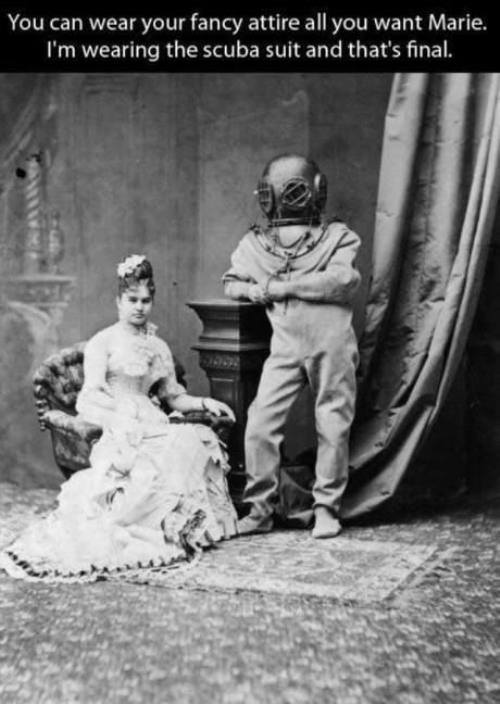 Family portrait - Man wearing a diving suit !