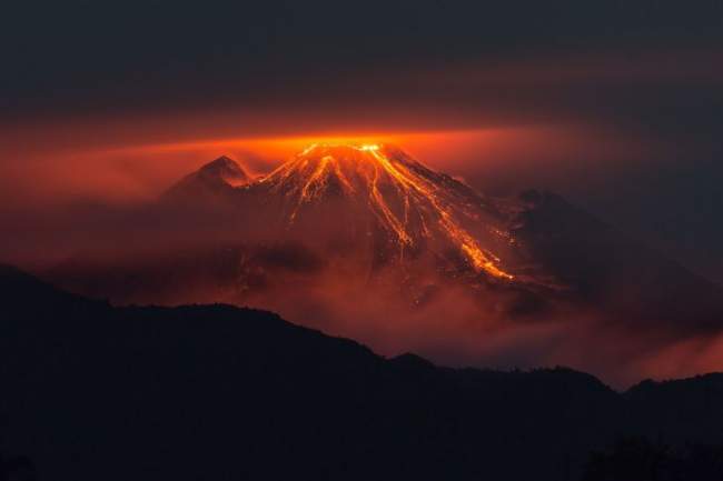 THE ERUPTION OF REVENTADOR, ECUADOR.